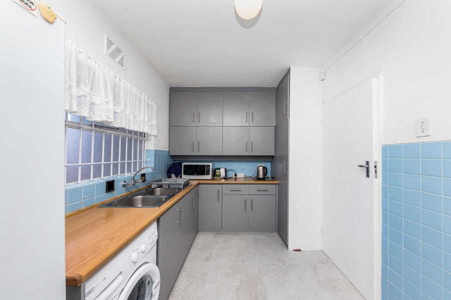 2 Bedroom Property for Sale in Sea Point Western Cape